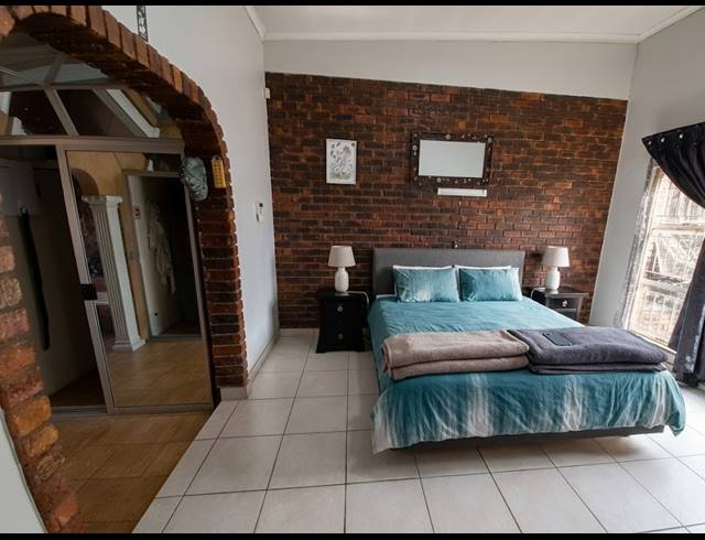 4 BEDROOM HOUSE FOR SALE IN MEYERTON EXT 6